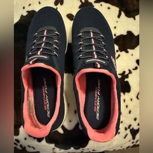 Women’s Summit, Navy/Pink, Size 8.5